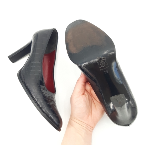 YSL | Vintage Croc Embossed Leather Heels in Black - Picture 9 of 11